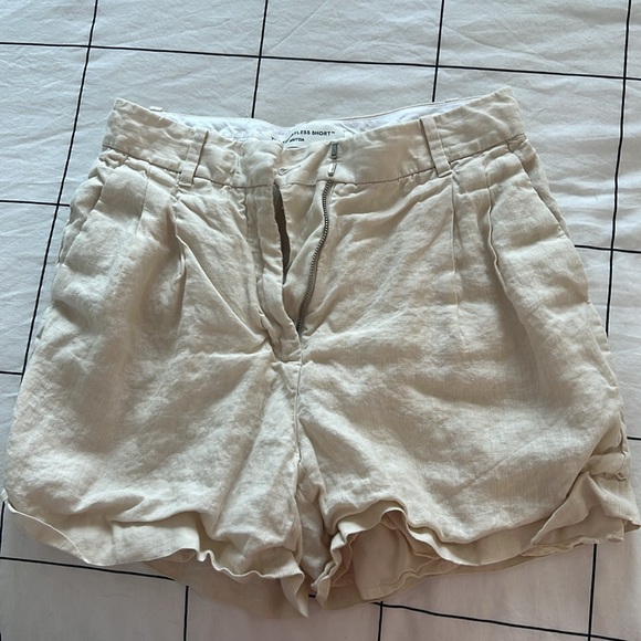 ARIITZIA - The Effortless Short™ Linen Mid-Thigh - Picture 6 of 8